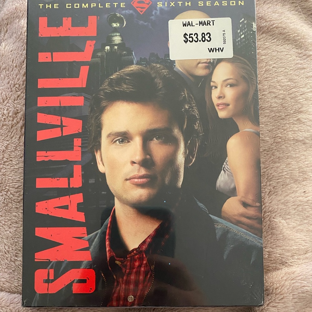 Brand New Season 6 Smallville DVD set